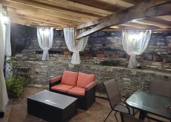 Гостьовий будинок Emi